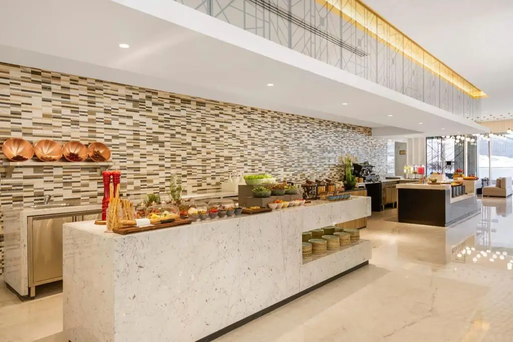 Wyndham Grand Doha West Bay Beach — photo 5