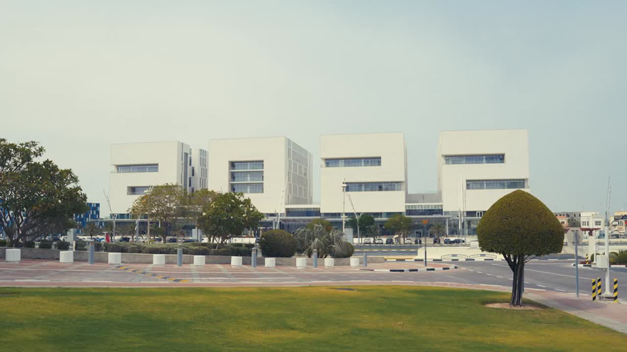 Boulder Qatar
